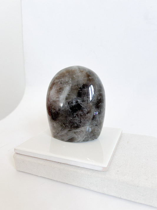 Menir Quartzo Fumê
