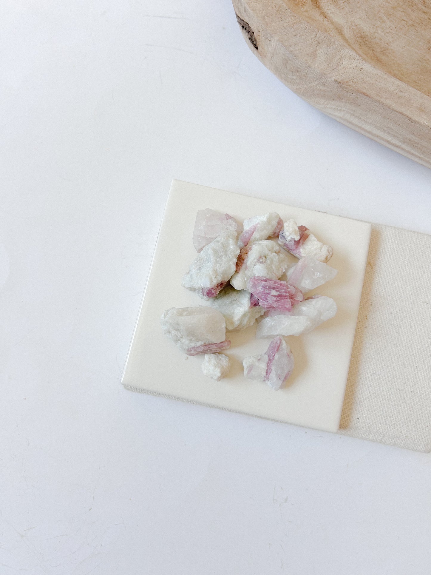 Quartzo c/ Turmalina Rosa