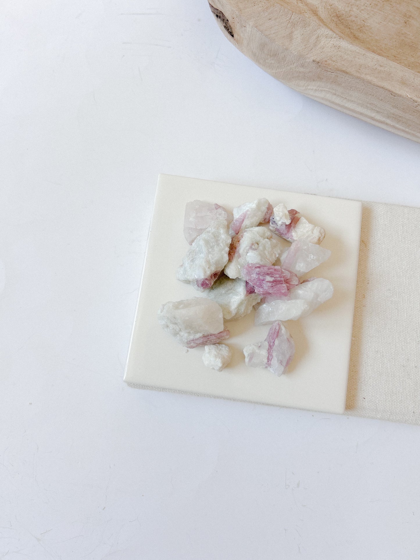 Quartzo c/ Turmalina Rosa