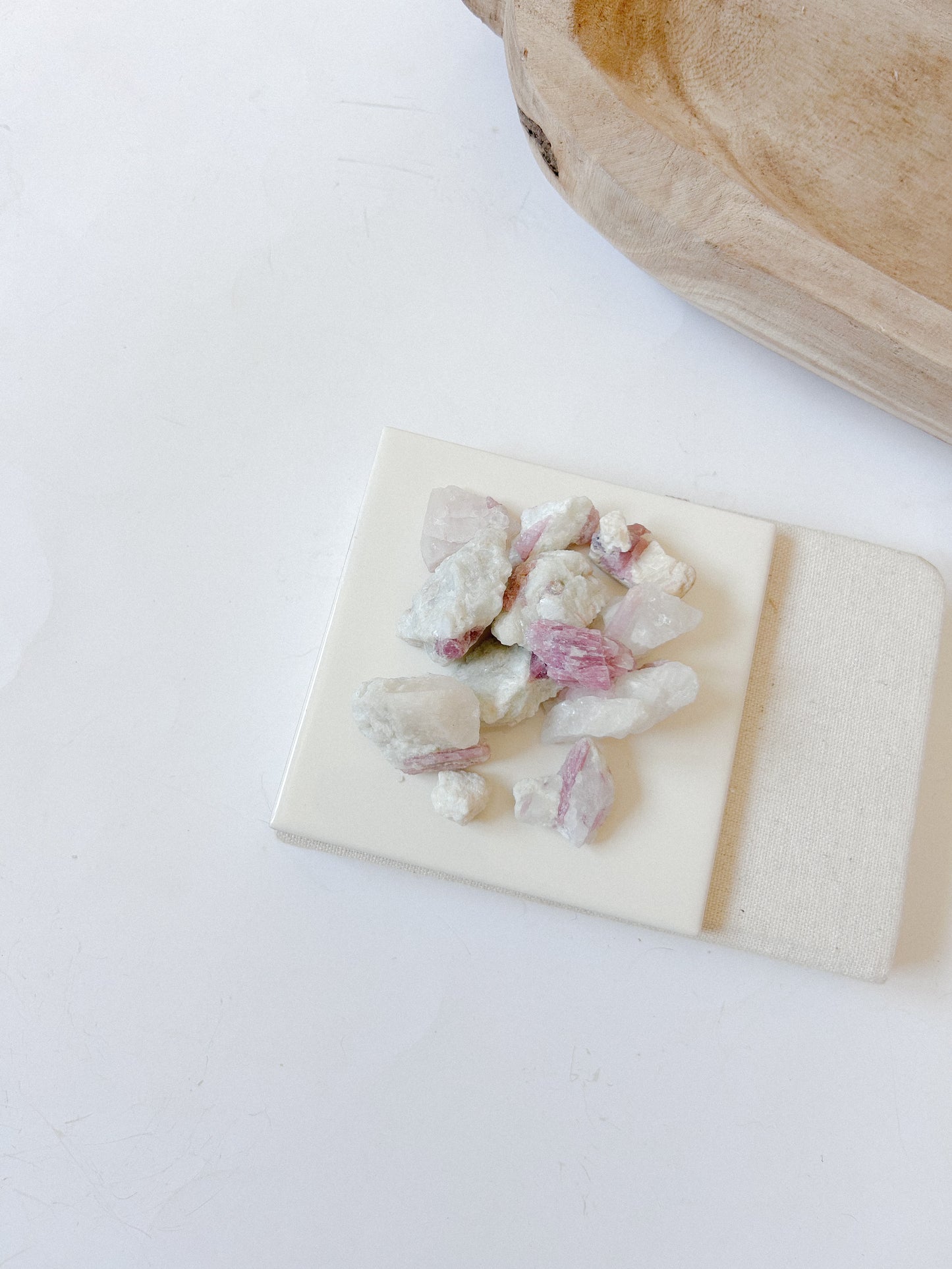 Quartzo c/ Turmalina Rosa
