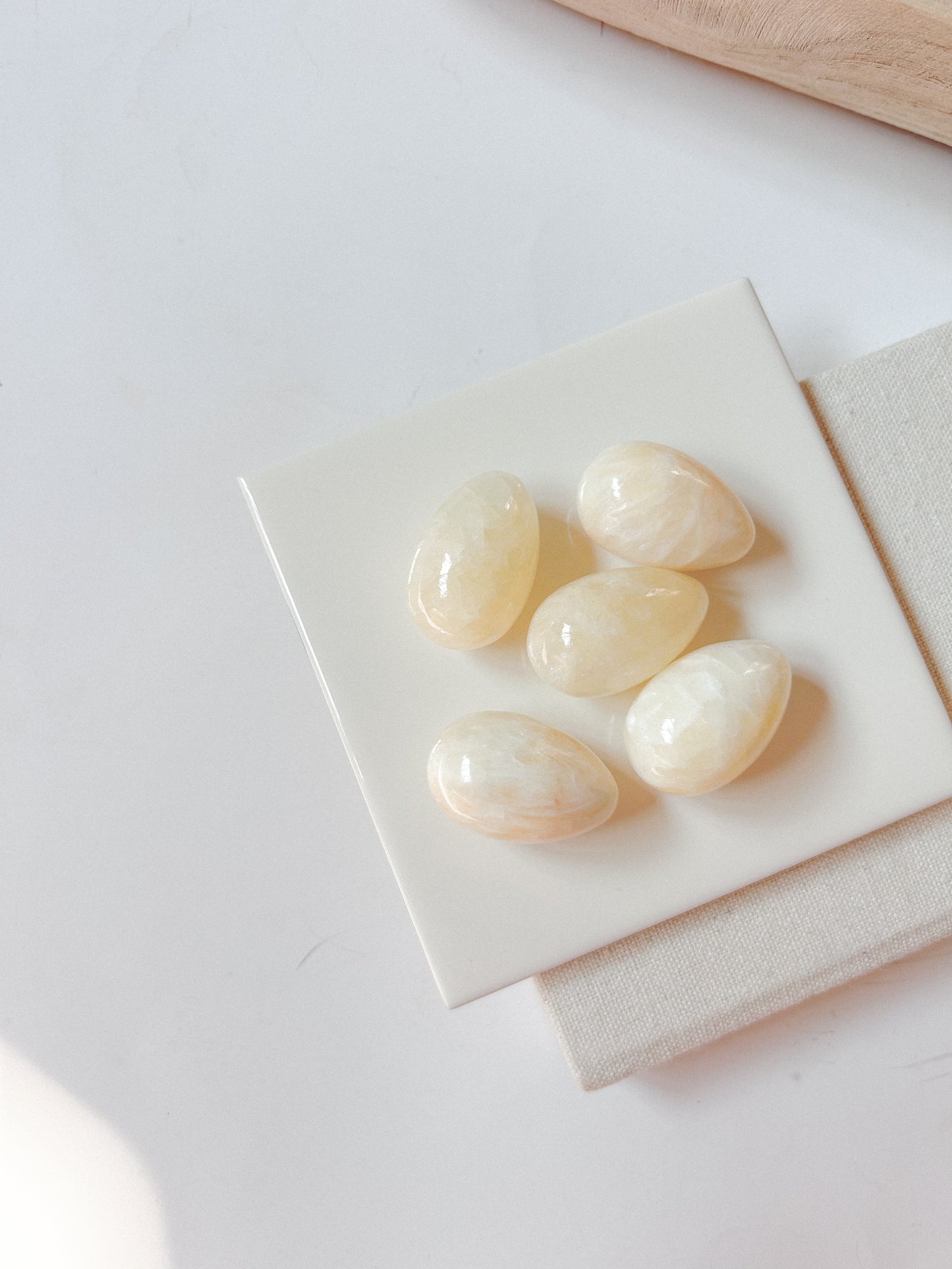 Ovinhos Lepidolite | Calcite Amarela